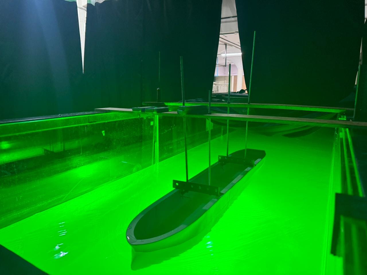 Ship Hydrodynamics and Green Shipping